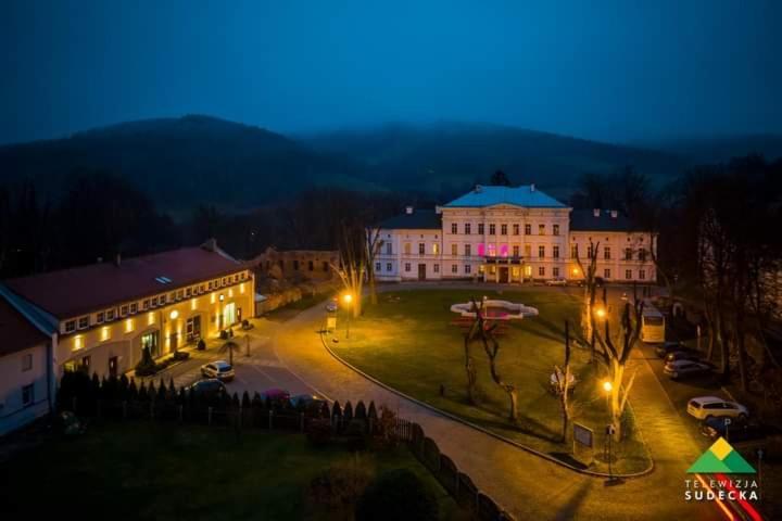 Hotel Jedlinka Jedlina-Zdroj Eksteriør bilde